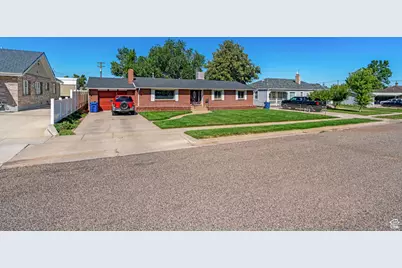 40 S 100 E, Fillmore, UT 84631 - Photo 2