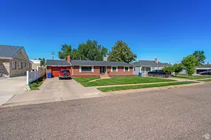 40 S 100 E, Fillmore, UT 84631 - Photo 2