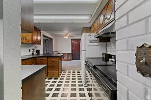 40 S 100 E, Fillmore, UT 84631 - Photo 18