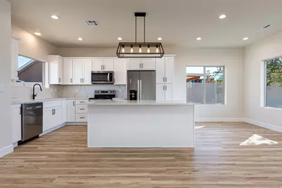 786 E Cedar Cir, Kanab, UT 84741 - Photo 1