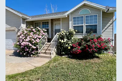 1174 W 1580 N, Clinton, UT 84015 - Photo 2