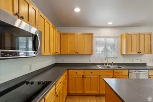 13887 S Lamont Lowell Cir W, Herriman, UT 84096 - Photo 12