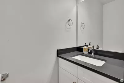 1013 S 2740 E, Spanish Fork, UT 84660 - Photo 18