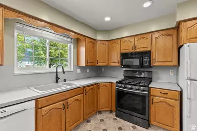 560 N 400 W, Smithfield, UT 84335 - Photo 12