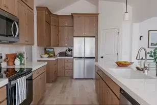 3074 E Canyon Meadows Dr, Spanish Fork, UT 84660 - Photo 4