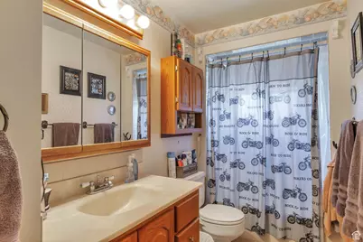 2038 W 4600 S, Roy, UT 84067 - Photo 8