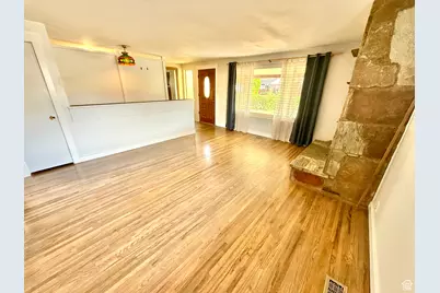 1358 E Maplewood Cir, Murray, UT 84121 - Photo 4