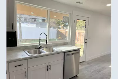 1448 E Estrellita Dr, Sandy, UT 84093 - Photo 10