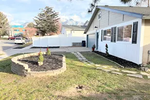 1448 E Estrellita Dr, Sandy, UT 84093 - Photo 2