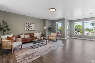 677 E Moray Hill Ct, Draper, UT 84020 - Photo 2