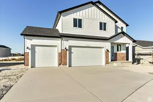 2265 E Morning Glory Way, Eagle Mountain, UT 84005 - Photo 2