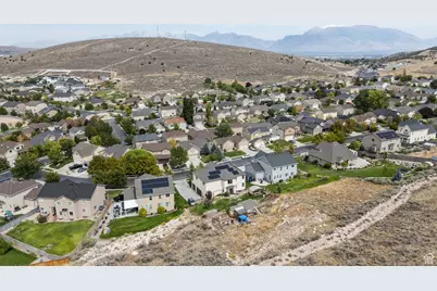 1982 E Pine Cone Rd, Eagle Mountain, UT 84005 - Photo 8