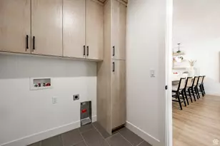 2250 E Murray Holladay Rd, Holladay, UT 84117 - Photo 46