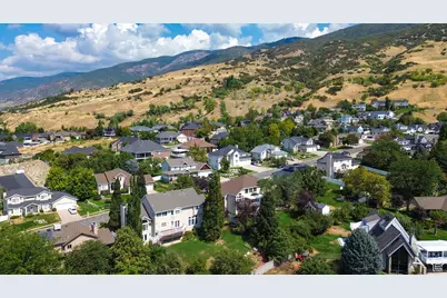 56 E 2050 N, Centerville, UT 84014 - Photo 48