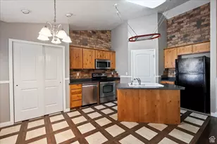 1692 S Willow Creek Cir W, Farmington, UT 84025 - Photo 14