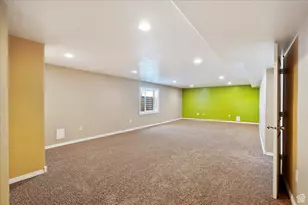 1692 S Willow Creek Cir W, Farmington, UT 84025 - Photo 26