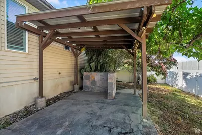 1692 S Willow Creek Cir W, Farmington, UT 84025 - Photo 32