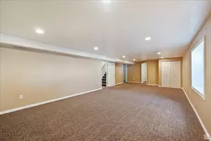 1692 S Willow Creek Cir W, Farmington, UT 84025 - Photo 24