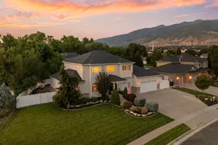 557 E Warm Springs Dr, Kaysville, UT 84037 - Photo 1