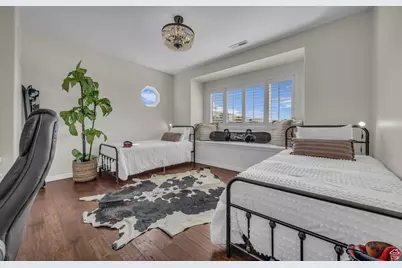 557 E Warm Springs Dr, Kaysville, UT 84037 - Photo 24