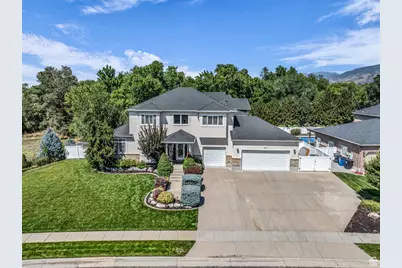 557 E Warm Springs Dr, Kaysville, UT 84037 - Photo 2