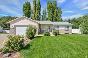 1121 N 900 W, Clinton, UT 84015 - Photo 2