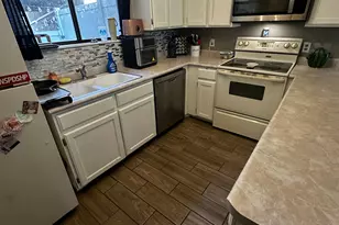 8722 S Oakwood Park Cir Cir S, Sandy, UT 84094 - Photo 4