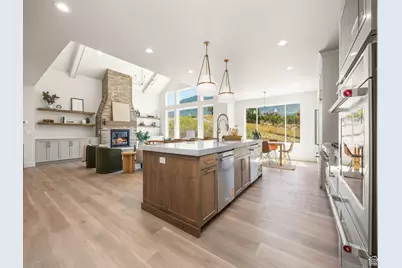 208 E 400 S, Mapleton, UT 84664 - Photo 6