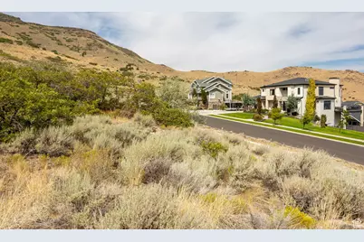 5527 W Lookout Mesa Cir #120, Herriman, UT 84096 - Photo 14