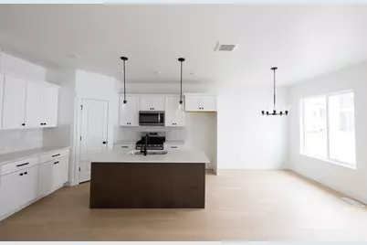 602 W Sungleam Ln #2374, Saratoga Springs, UT 84045 - Photo 2