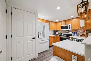 975 W Little River Wy, Salt Lake City, UT 84119 - Photo 8