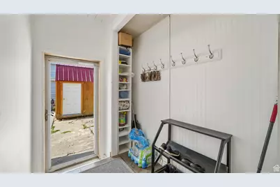 2065 Robins Ave, Ogden, UT 84401 - Photo 16
