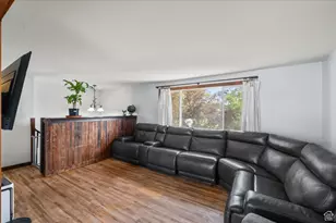 1077 E Turquoise Way S, Sandy, UT 84094 - Photo 4