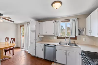 1077 E Turquoise Way S, Sandy, UT 84094 - Photo 6