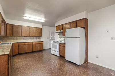 390 N 300 W, Aurora, UT 84620 - Photo 8