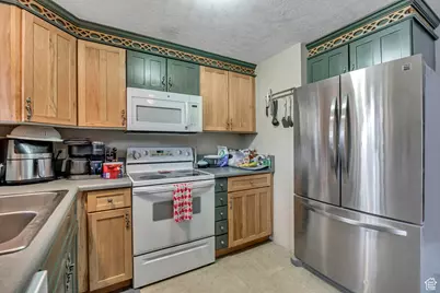 2886 W 7550 S, West Jordan, UT 84084 - Photo 8