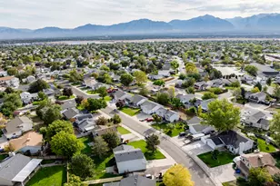6922 S Mullien Dr, West Jordan, UT 84084 - Photo 28