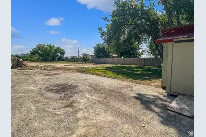685 S Main St, Orangeville, UT 84537 - Photo 22