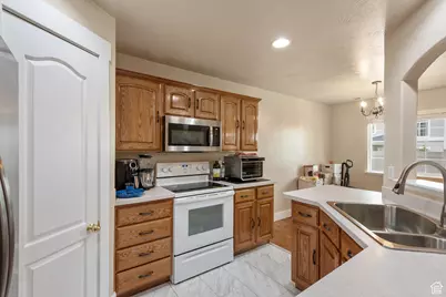 802 Brookside Ct, Payson, UT 84651 - Photo 16