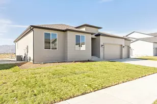 4945 N Topaz Dr, Eagle Mountain, UT 84005 - Photo 12