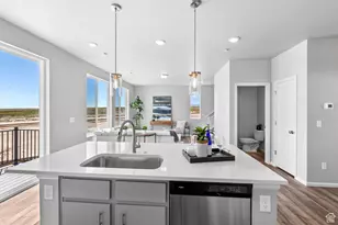 314 N Broadway Dr, Saratoga Springs, UT 84045 - Photo 12