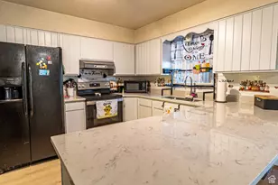 878 N 2600 W, Clinton, UT 84015 - Photo 2