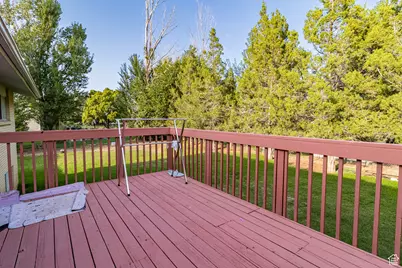 878 N 2600 W, Clinton, UT 84015 - Photo 18