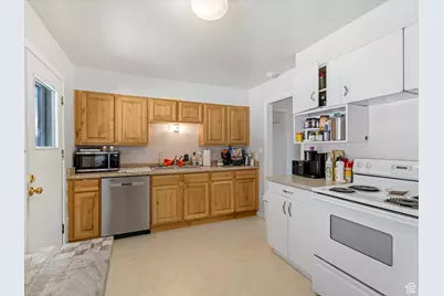 1410 N 200 W, Bountiful, UT 84010 - Photo 6