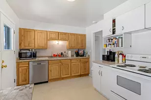 1410 N 200 W, Bountiful, UT 84010 - Photo 6