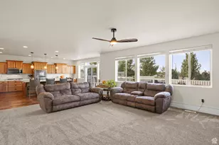 256 W Pear St, Grantsville, UT 84029 - Photo 8