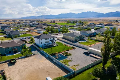 256 W Pear St, Grantsville, UT 84029 - Photo 40