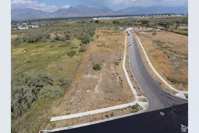 242 E Thrive Dr #6, Saratoga Springs, UT 84045 - Photo 4