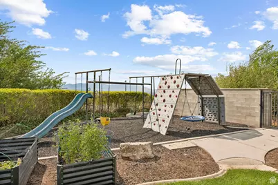 2428 S Scenic Dr E, Salt Lake City, UT 84109 - Photo 64