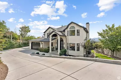 2428 S Scenic Dr E, Salt Lake City, UT 84109 - Photo 4